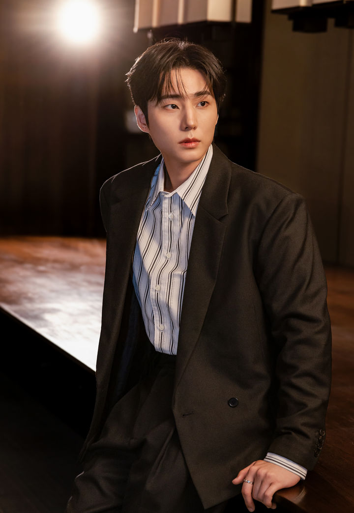 DAY6のYoung K、未熟なカン・ヨンヒョンを抱きしめる···リズムの重力を